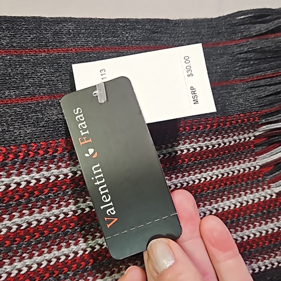 Valentin Fraas Winter Scarf 70x12" NWT - Picture 3 of 4